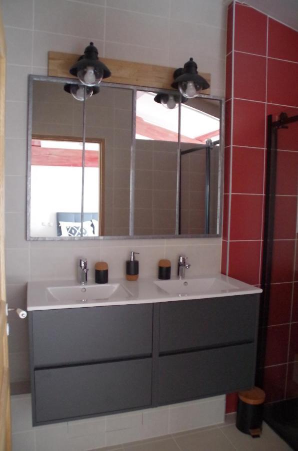 Campagne Ocean Bed & Breakfast Montroy Екстериор снимка